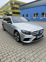Mercedes-Benz E 400 4MATIC T AMG Line Autom. AMG Line - Mercedes-Benz E 400 von privat