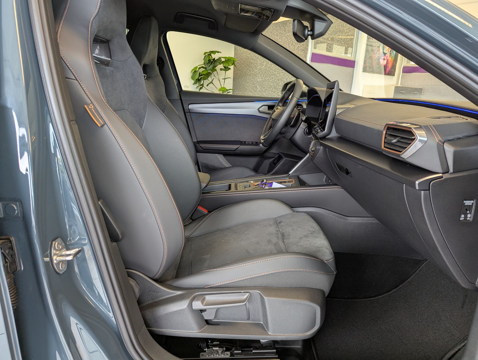 CUPRA Leon 1.5 eTSI Matrix Intelligent-Dynamic-Edge - Image 14