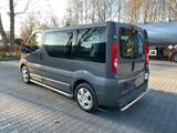 Opel Vivaro 2.5 CDTI 2011 - 8 Sitzer, Klim... - gebrauchte Opel Vivaro aus dem Jahr 2011
