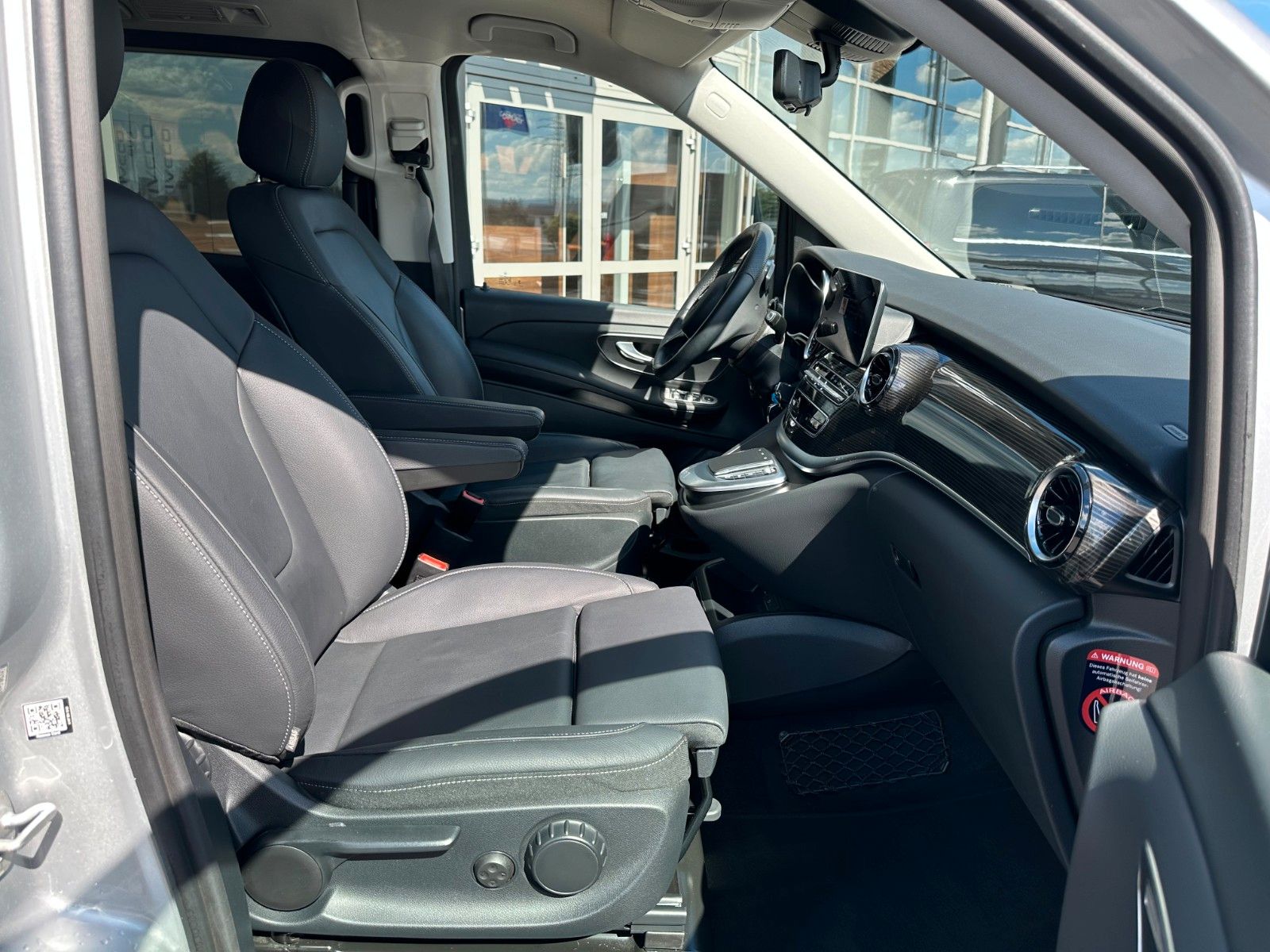 Fahrzeugabbildung Mercedes-Benz V 250 EDITION 4MATIC Kompakt Liege-Paket AHK2,5t