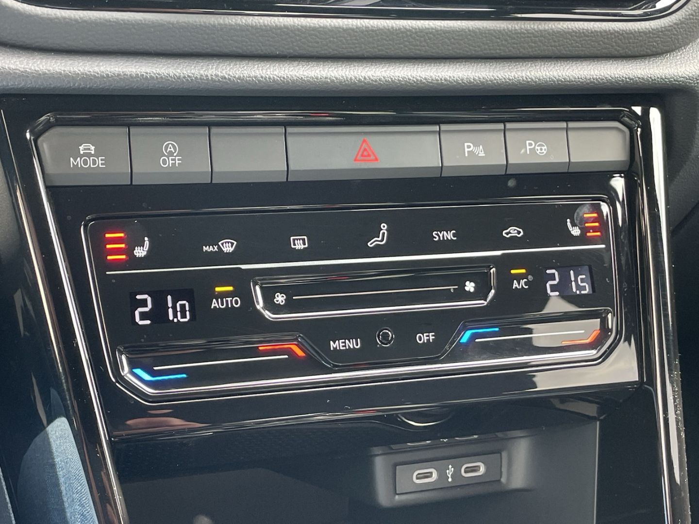 T-Roc 1.5 TSI DSG R-Line Kamera/Matrix/Keyless/A