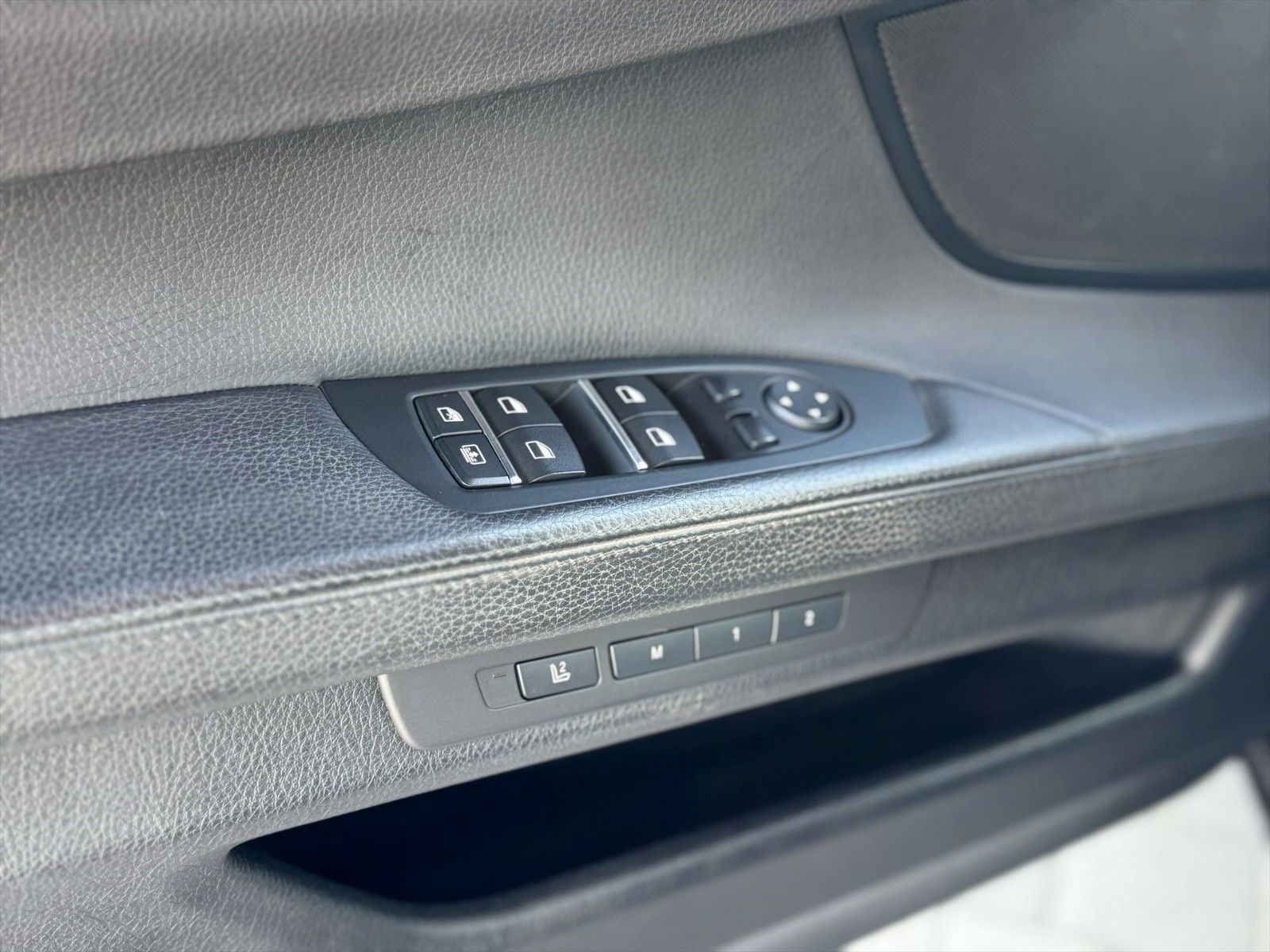 Fahrzeugabbildung BMW 750i xDrive *Bi-Xenon*Top Zustand*Kamera*Memory*