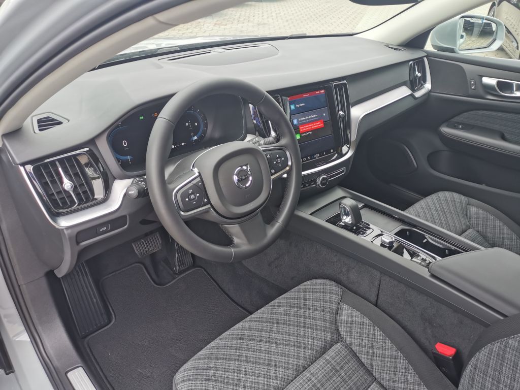 Fahrzeugabbildung Volvo V60 B3 B Core+LED+Kamera+BLIS+
