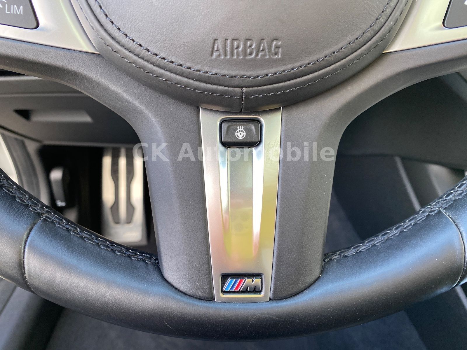 Fahrzeugabbildung BMW 320d Lim. M-Sport/Shadow-Line/Navi/Leder/LED/Kam
