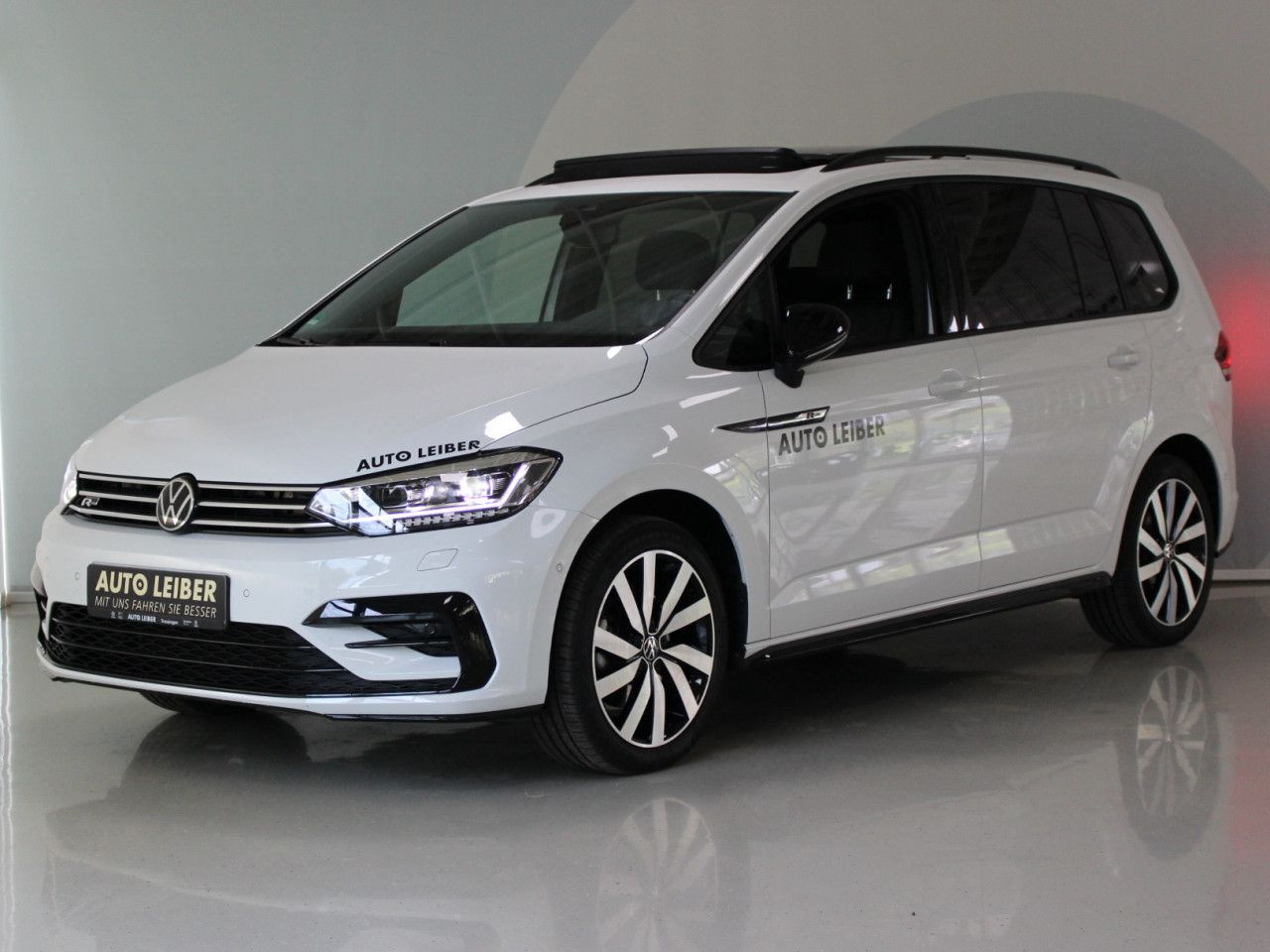 Fahrzeugabbildung Volkswagen Touran 1.5 TSI OPF Highline R-Line/Pano7.S./AHK