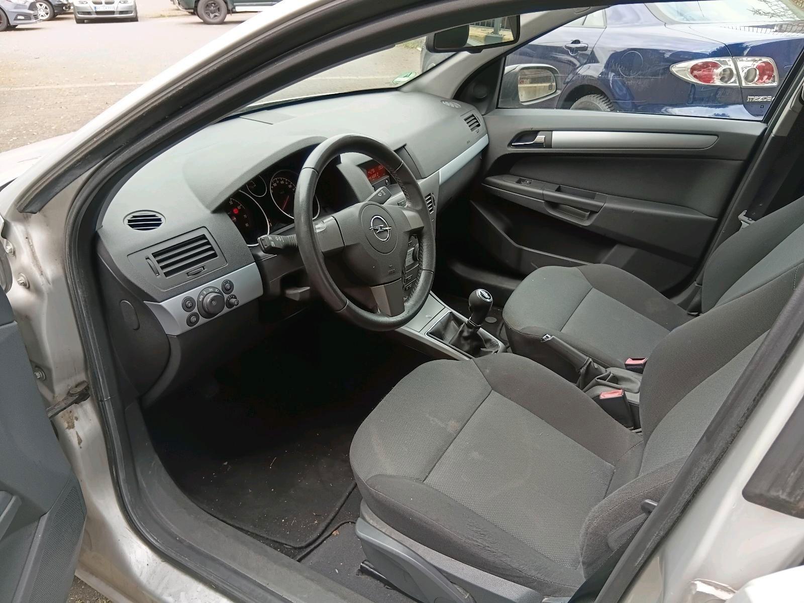 Opel Astra 2006 — photo 9