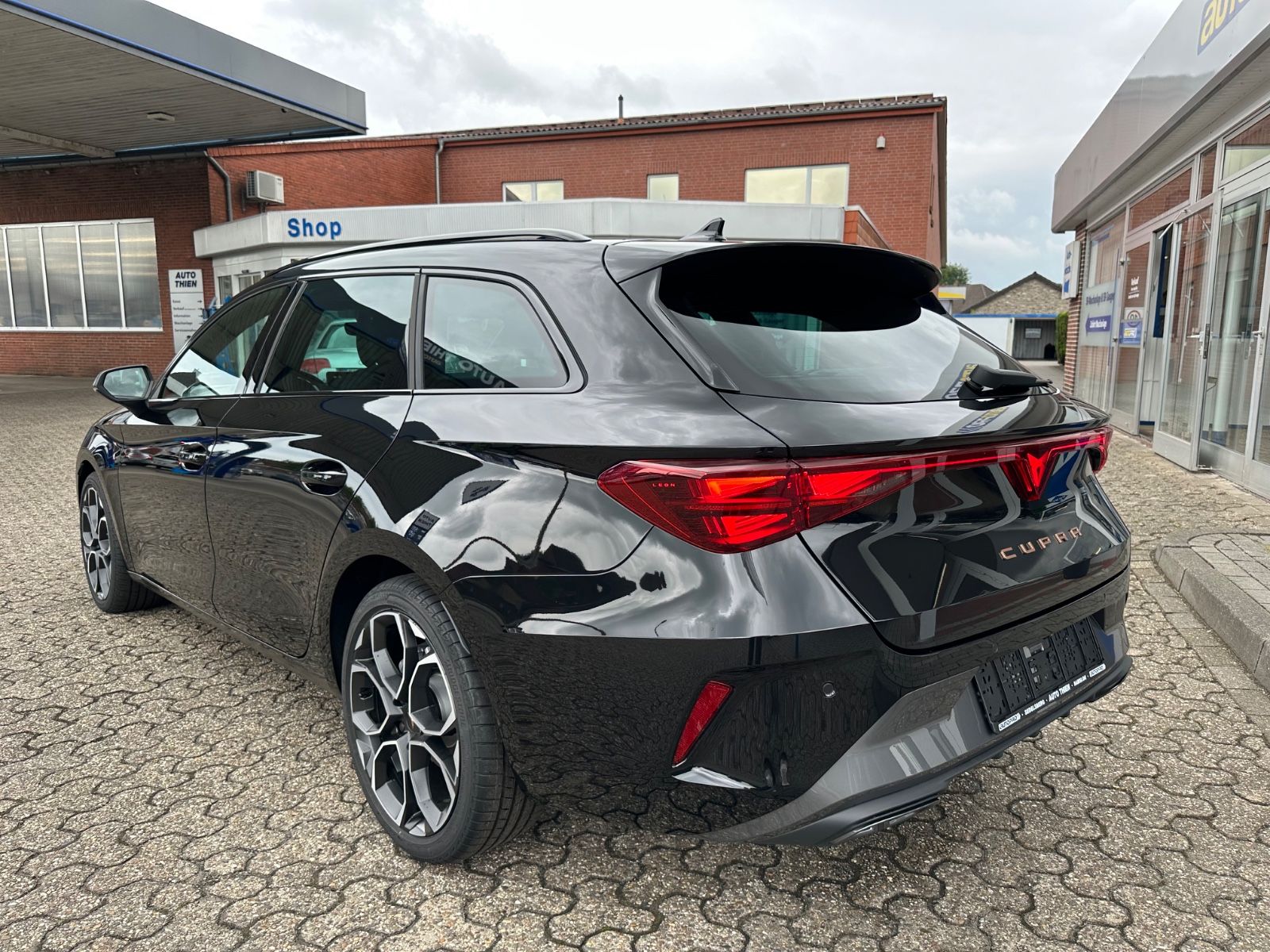 Fahrzeugabbildung CUPRA Leon ST 2.0 TDI DSG Pano/ACC/LED/CarPlay/18"