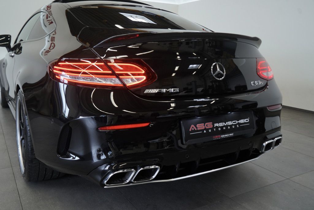 Mercedes Benz C 63 Amg