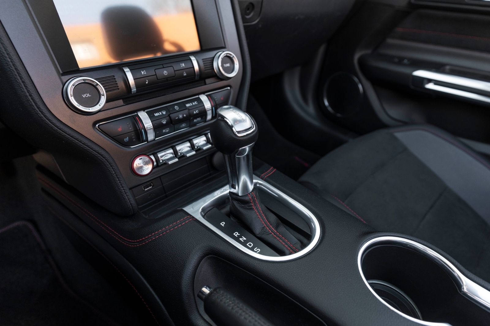 Fahrzeugabbildung Ford Mustang GT 5.0L CS Cabrio B&O KAM LED TOTW ACC