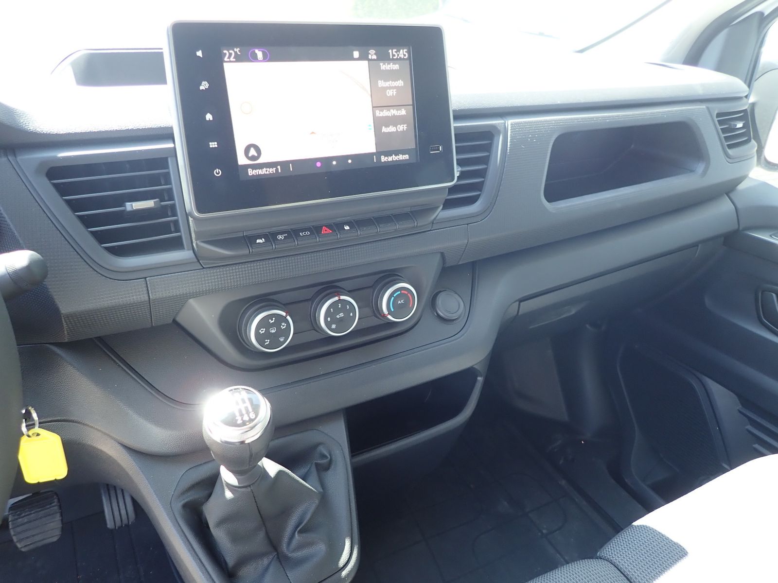 Fahrzeugabbildung Renault Trafic Pkw Grand Authentic Blue dCi 110 MY25