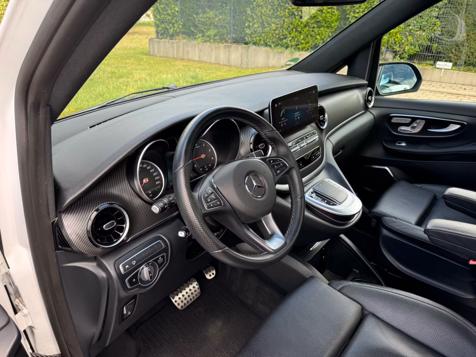 Mercedes-Benz V 300 AMG PANO*NAVI*LEDER*7SITZE*KAM*EL-TÜRE*AHK — 13