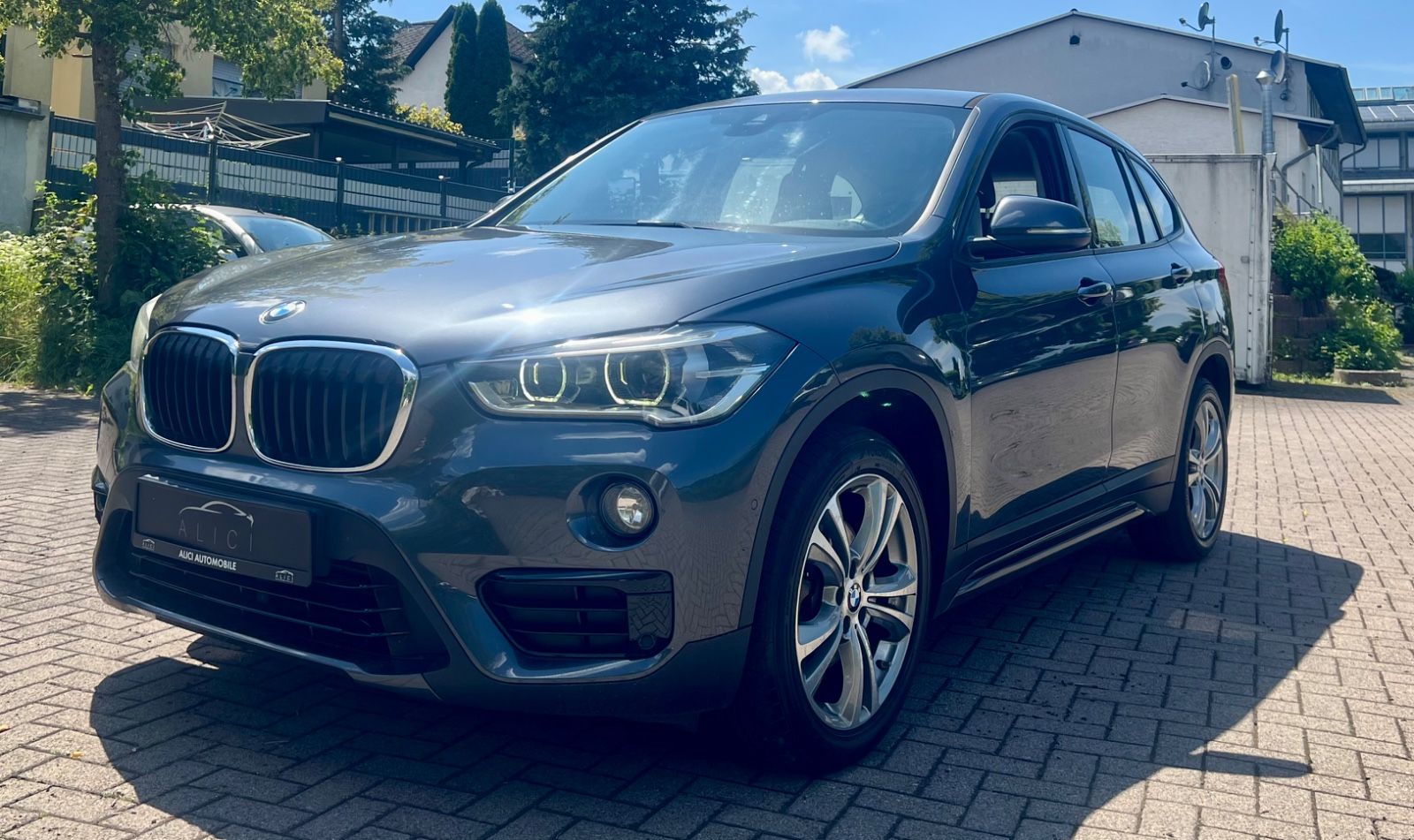 BMW X1 sDrive 18 d Sport Line /NAV/PDC/1.Hand