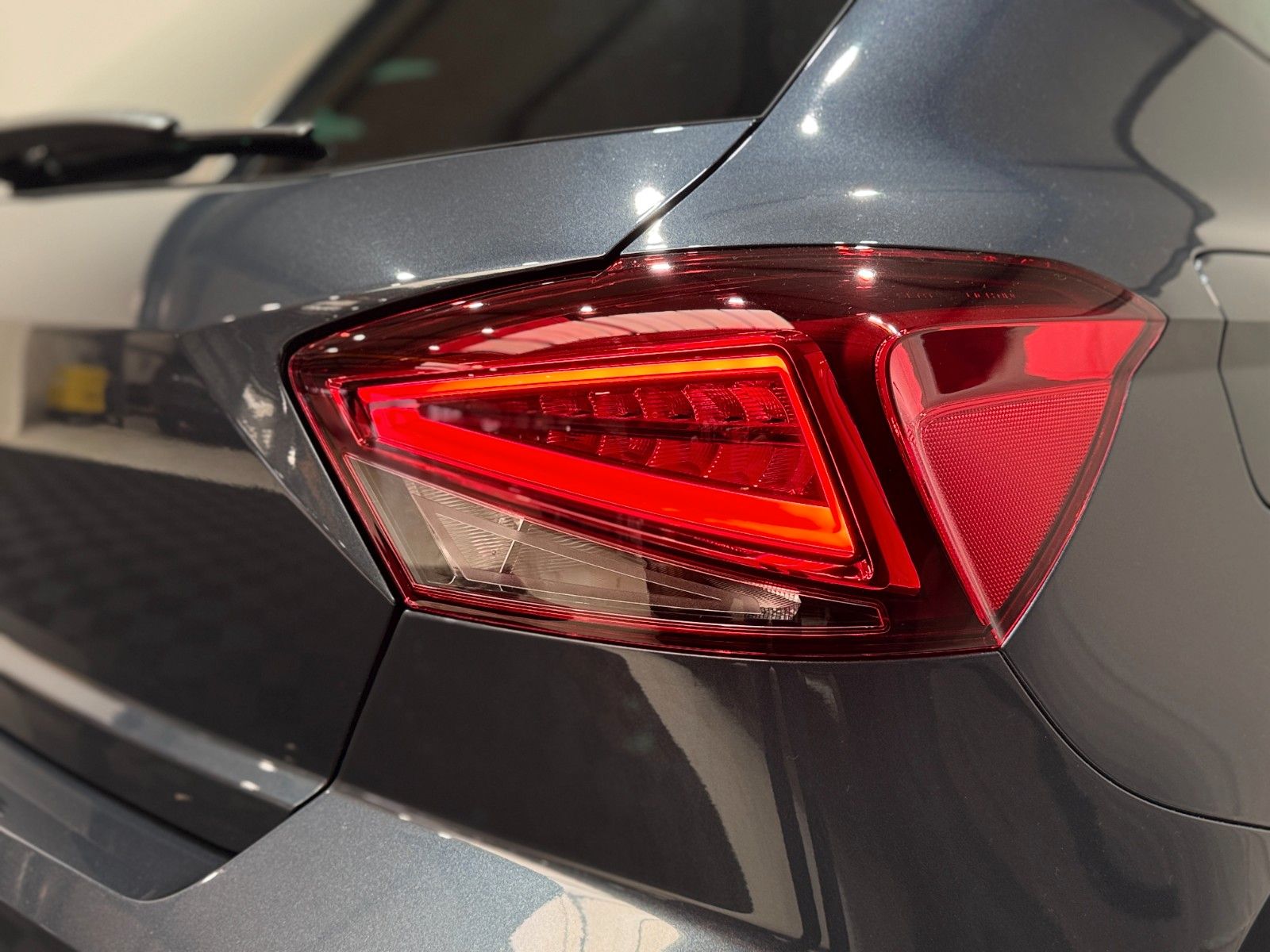Fahrzeugabbildung SEAT Ibiza 1.0 MPI / Klimaanlage / Tempomat