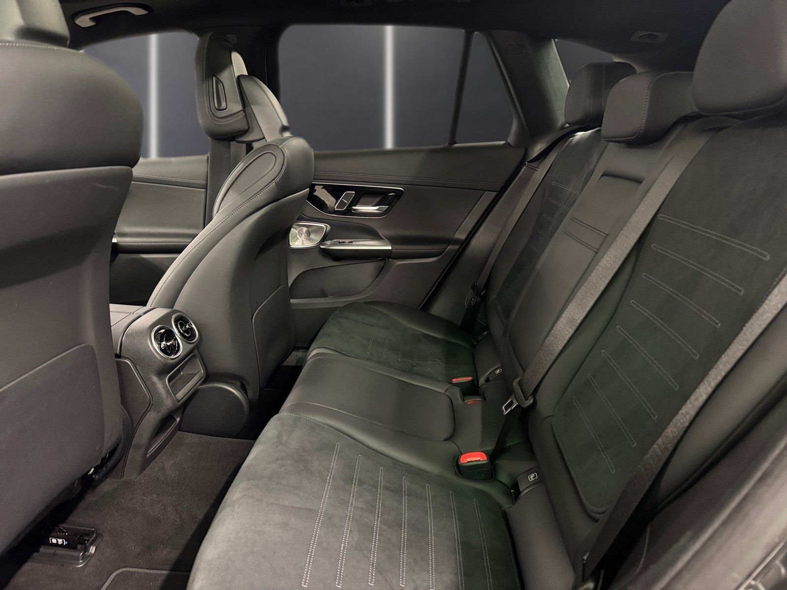 Fahrzeugabbildung Mercedes-Benz GLC 300 d 4M AMG*Technik*AHK*Pano*Fahrass*Burmes