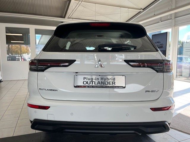 Mitsubishi Plug-in Hybrid Outlander - Bild 6