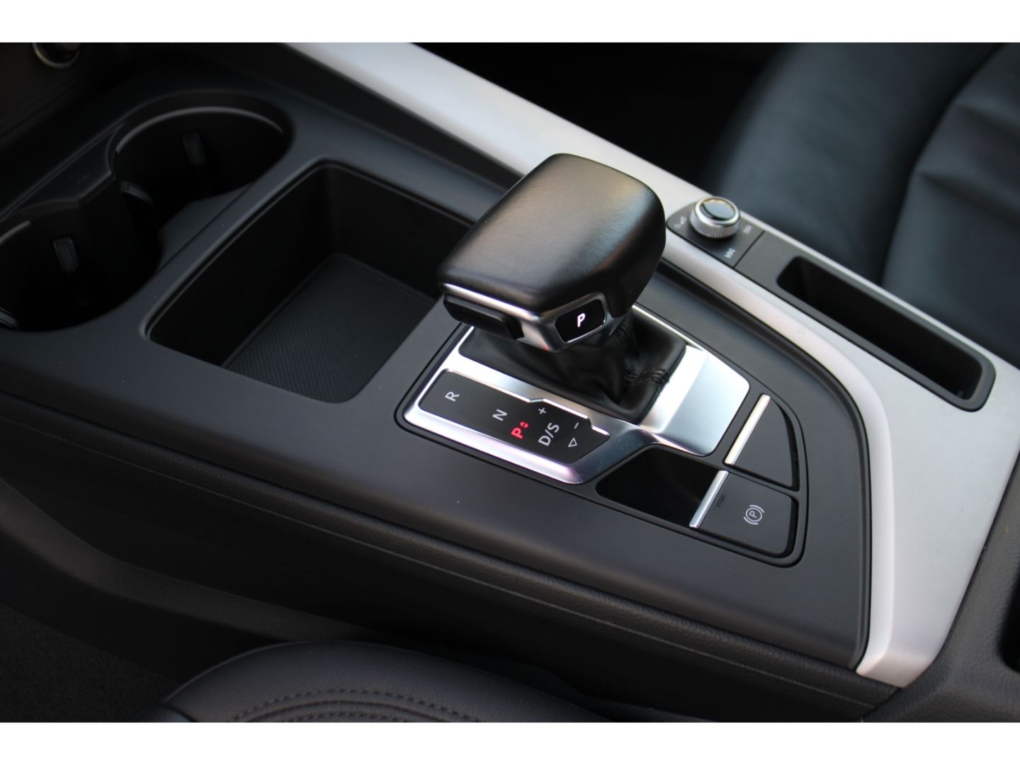 AUDI A4 35 TDI S-Tronic advanced Avant LED Navi DAB V - Image 27