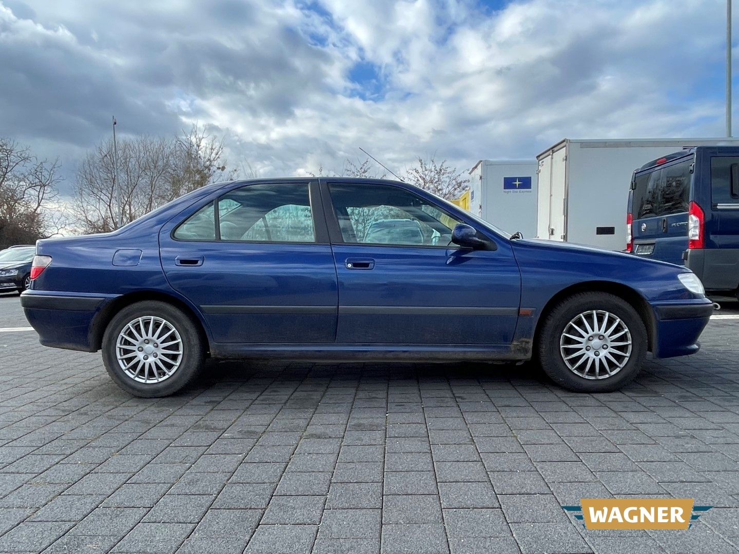 Fahrzeugabbildung Peugeot 406 SR Klimaanlage Servolenkung Motorschaden