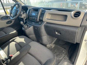 Renault Trafic - 12