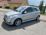 Mercedes-Benz B 200 - - Mercedes-Benz B 200 aus 2011