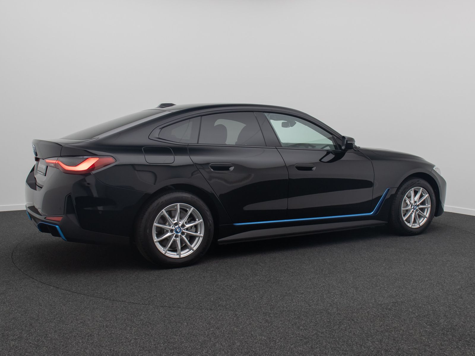 Fahrzeugabbildung BMW i4 eD40 GC Kamera HiFi GeschwindigReg Widscreen