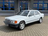Mercedes-Benz 190 E Oldtimer - Mercedes-Benz 190 aus 1986: 190e
