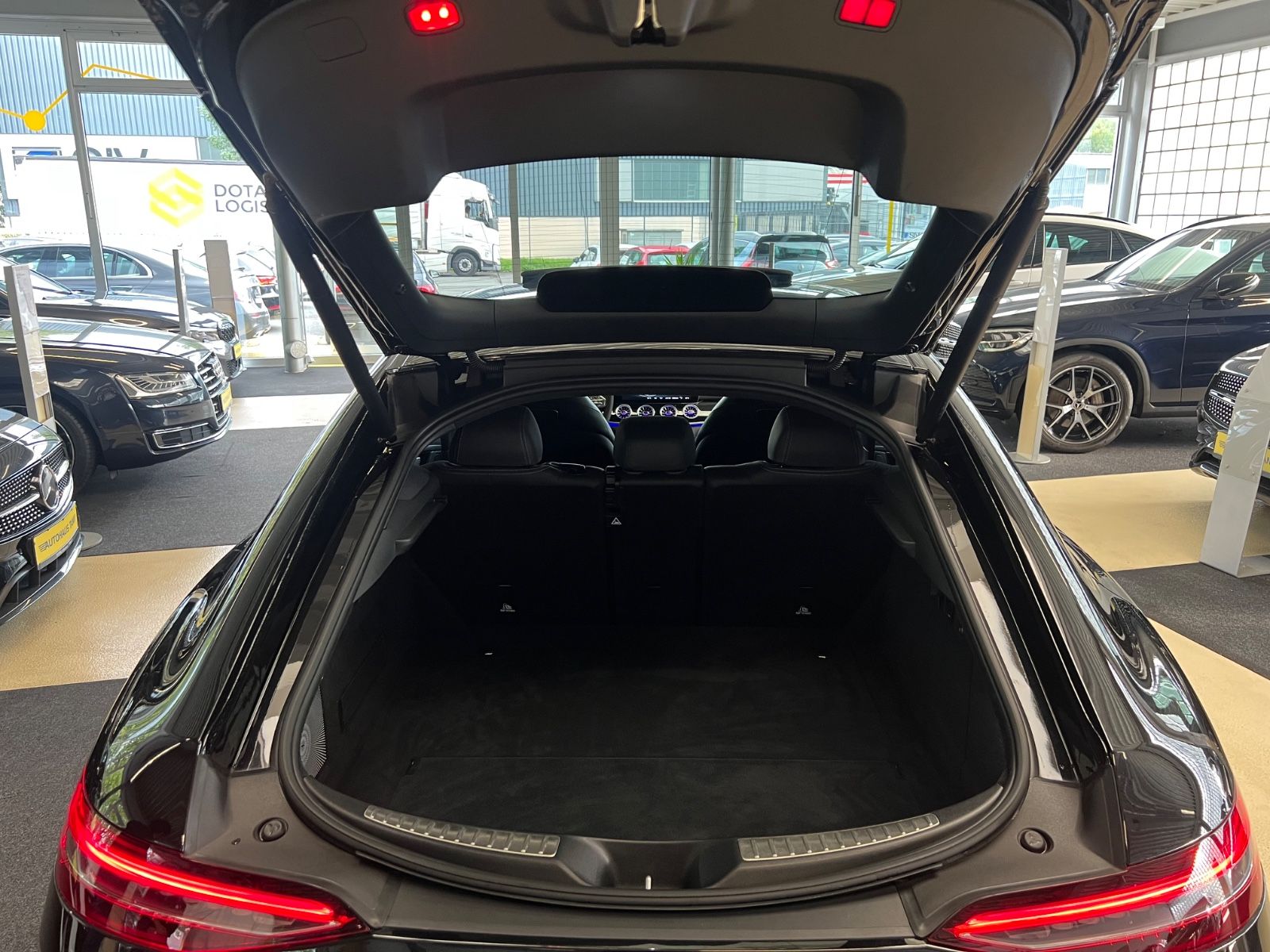 Fahrzeugabbildung Mercedes-Benz AMG GT 4-trg. 63 S 4Matic+ *SCHIEBEDACH*SITZBEL*
