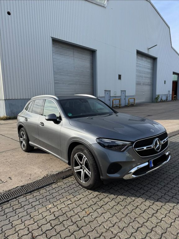 Image of Mercedes-Benz GLC 200