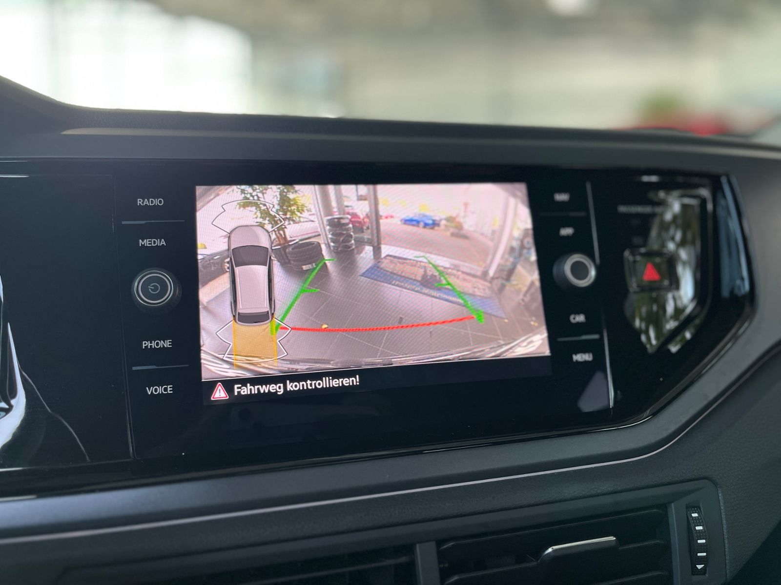 Fahrzeugabbildung Volkswagen Taigo R-Line 1.5 DSG KLIMA AHK LED NAV SHZ
