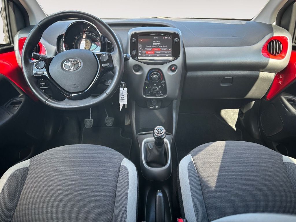 Fahrzeugabbildung Toyota Aygo x-play club