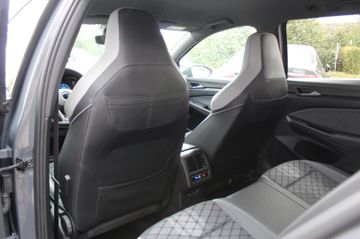 Fahrzeugabbildung Volkswagen Golf VIII 2.0 TDI Variant R-Line