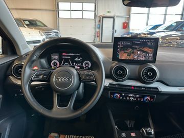 Audi Q2 30 TFSI S line *1. Hand*Klima*SHZ*Navi*BT*DAB