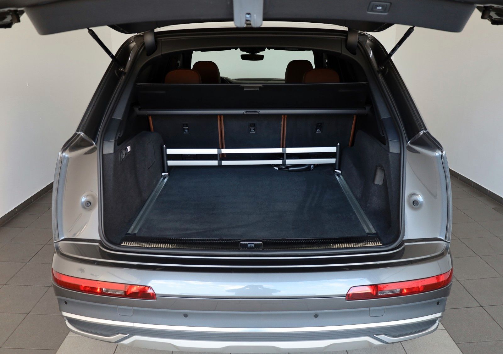 Fahrzeugabbildung Audi Q7 55 TFSIe quattro Leder,Navi,Panorama,Massage