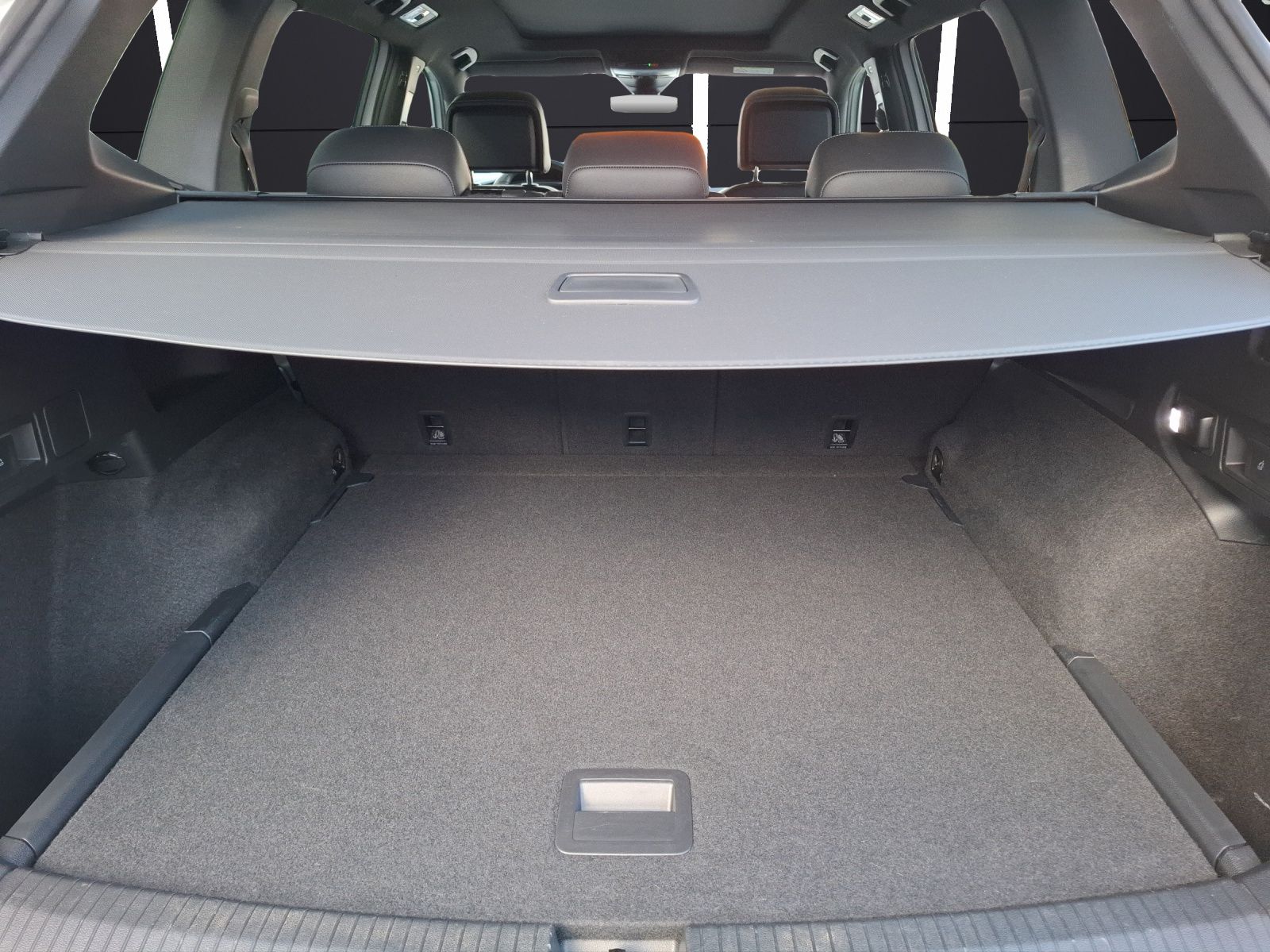 Fahrzeugabbildung Volkswagen Tiguan Allspace TSI R-Line DSG 4M Matrix Navi AI