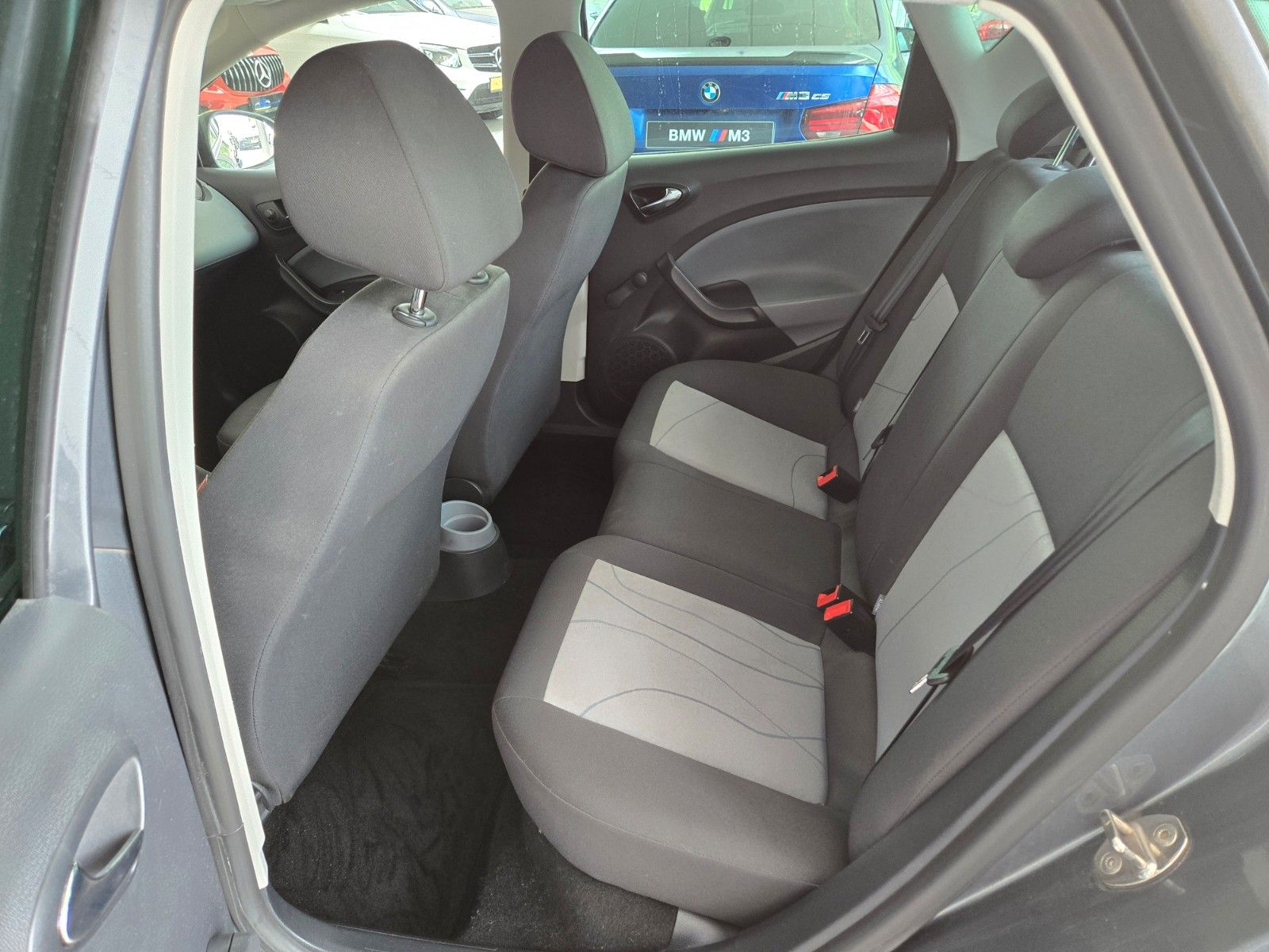 Fahrzeugabbildung SEAT Ibiza Lim. Reference Salsa