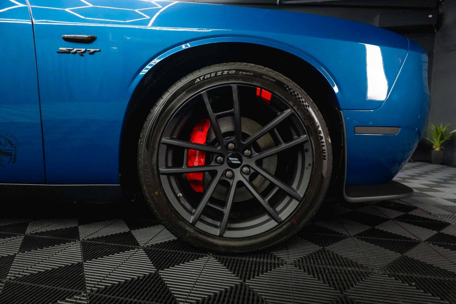 Fahrzeugabbildung Dodge Challenger 6.4 V8 SRT 392 R/T 1320 SCAT PACK