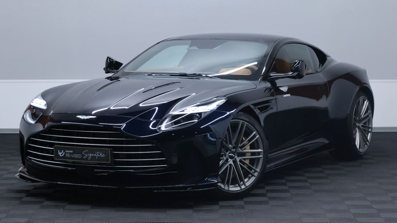 ASTON MARTIN DB12