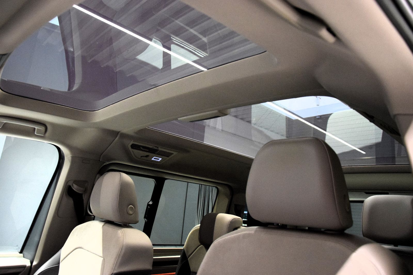 Fahrzeugabbildung Volkswagen T7 Multivan Style 7-Sitze Easy-Open Panorama ACC