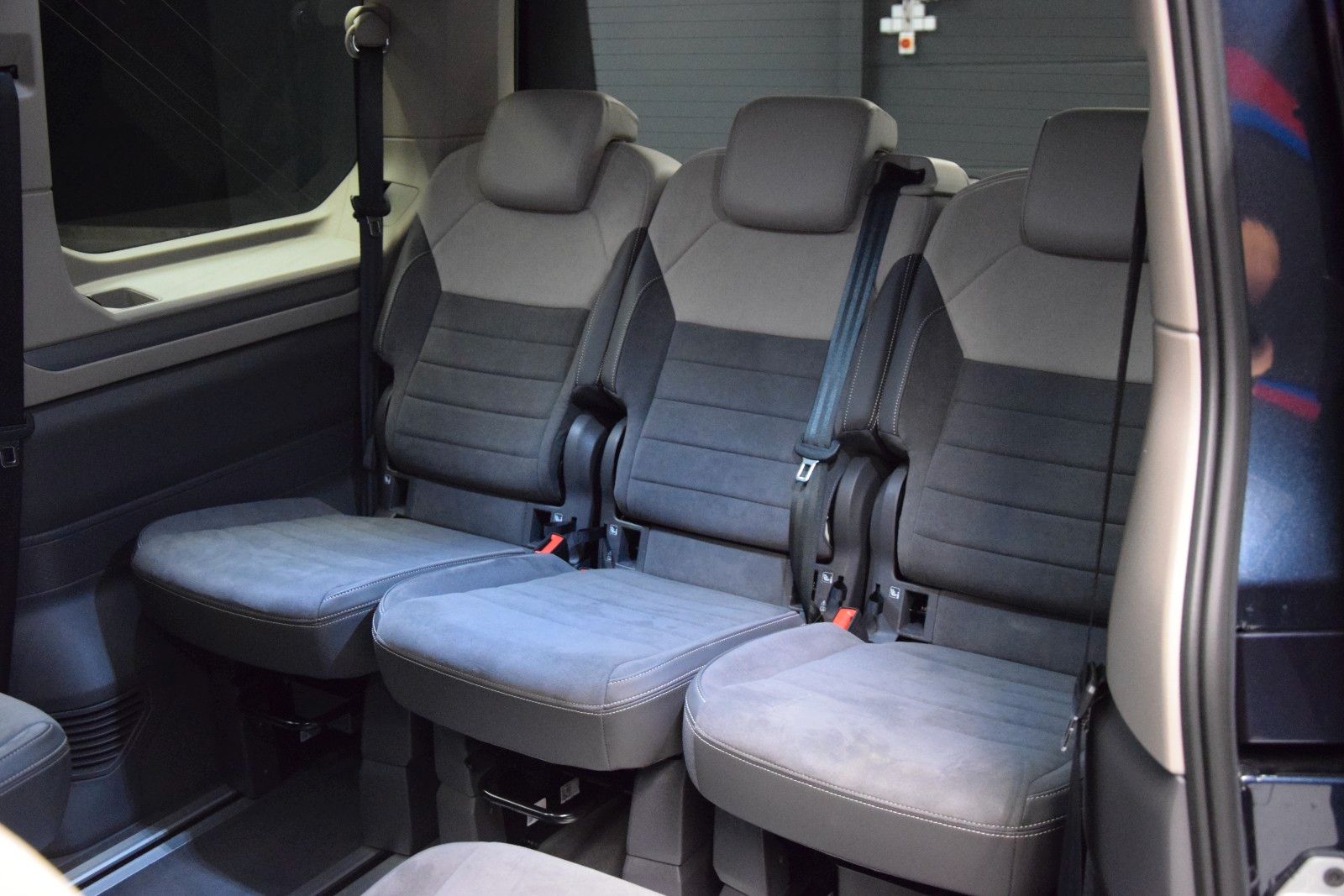 Fahrzeugabbildung Volkswagen T7 Multivan Pano ACC Keyless 3-Zonen Standheiz