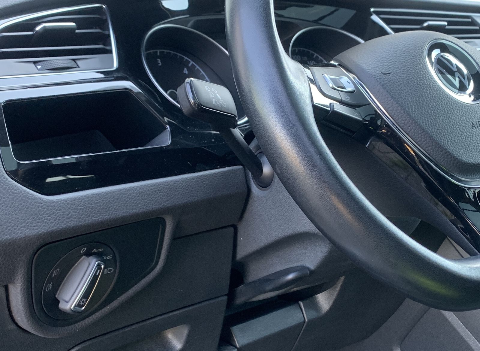 Fahrzeugabbildung Volkswagen Touran 2.0 TDI*LED*Navi*AHK*Pano*STHZ*Cam*Spur*