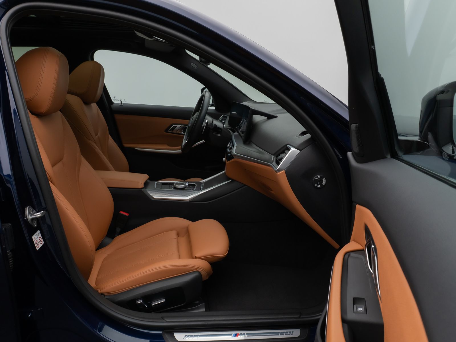Fahrzeugabbildung BMW 330i xD M Sport Panorama Kamera HUD HiFi Komfort