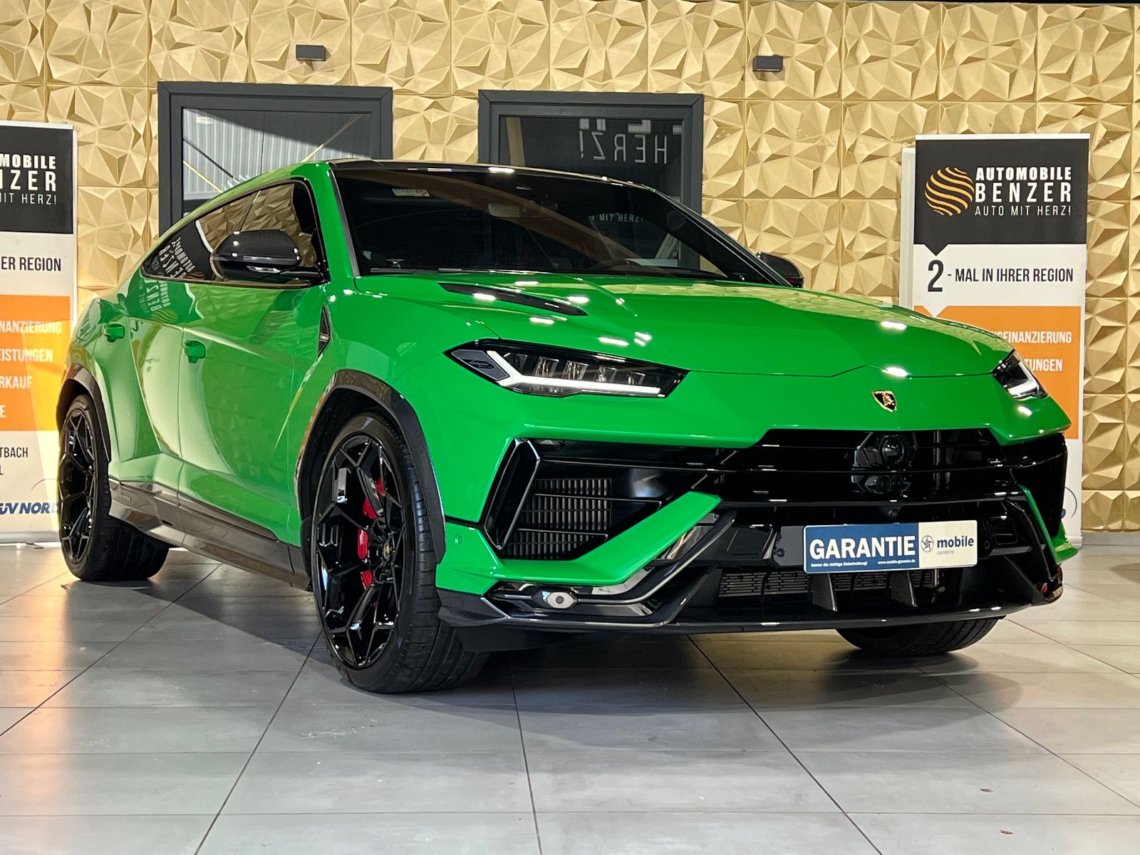 Fahrzeugabbildung Lamborghini Urus 4.0 V8 Performante/CARBON/3-D B&O/4-SEAT/