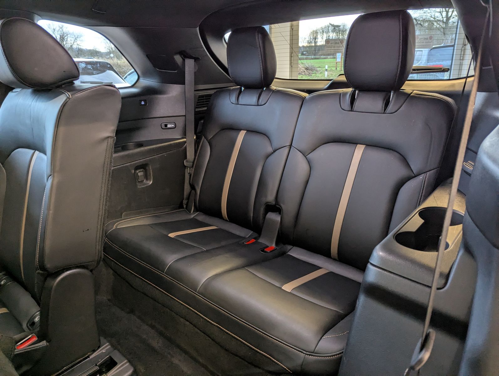 Fahrzeugabbildung Mazda CX-80 3.3L E-SKYACTIV D 254 HOMURA+ 7-Sitze Pano