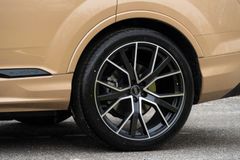 Audi Q7 – 10 / 30