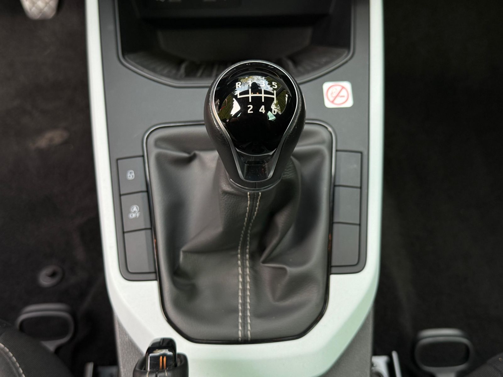 Fahrzeugabbildung SEAT Arona 1.0 TSI Style LED+NAV+SHZ+ACC+DAB+VIRT+PDC