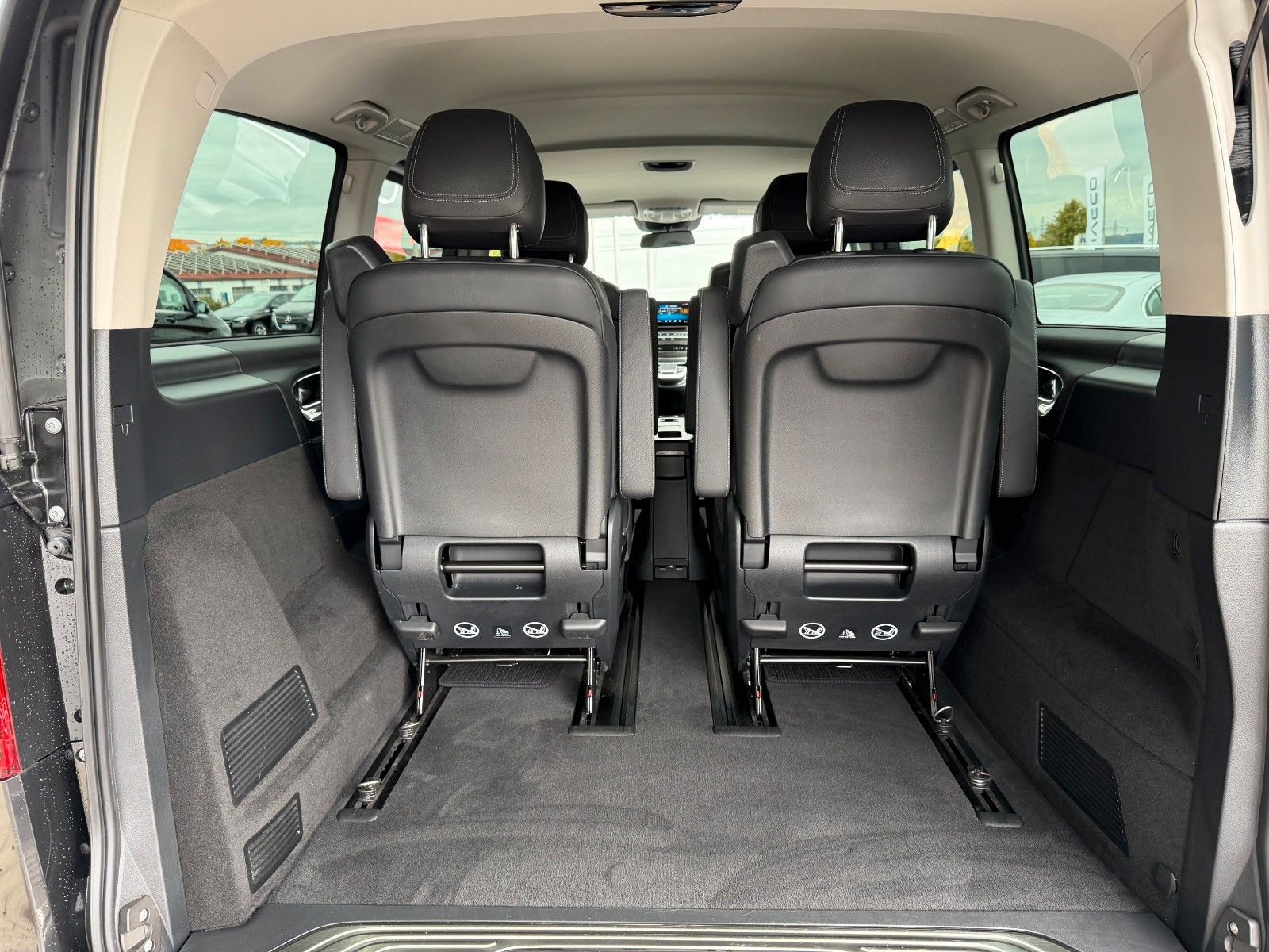 Fahrzeugabbildung Mercedes-Benz V 250 AVANTGARDE ED AHK Tisch 6Sitze