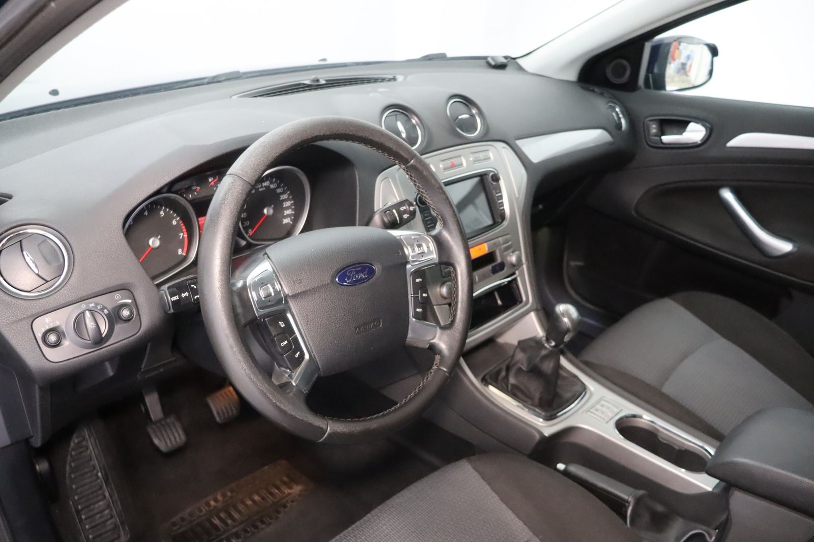 Fahrzeugabbildung Ford Mondeo Turnier 2.0 Ambiente * HU/AU neu