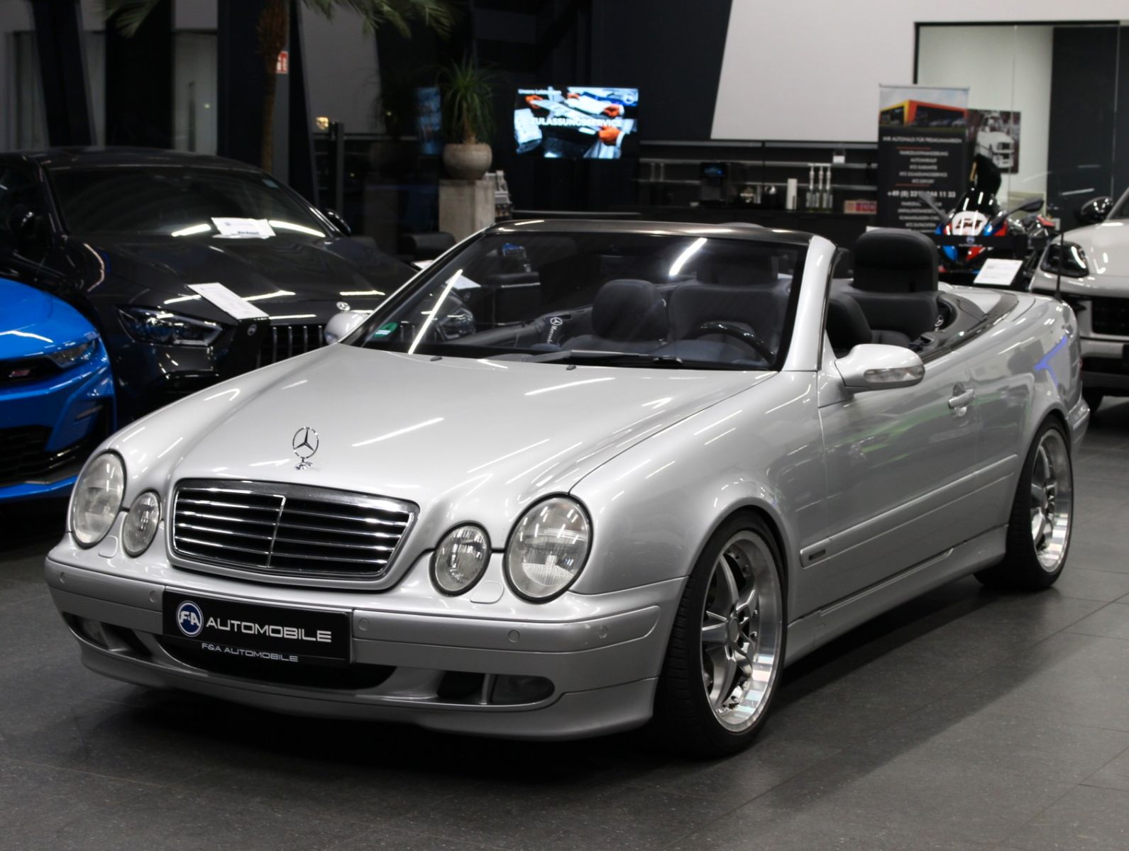 Fahrzeugabbildung Mercedes-Benz CLK 200 KOMPR. Evolution AVANTGARDE Cabrio