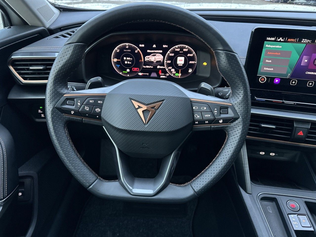 Fahrzeugabbildung CUPRA Formentor 1.4 e-HYBRID (204PS) - mit KI generiert/bearbeitet