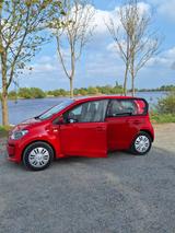 Volkswagen VW UP Rot Nichtraucherfahrzeug - Volkswagen Lupo mit Benzin-Antrieb