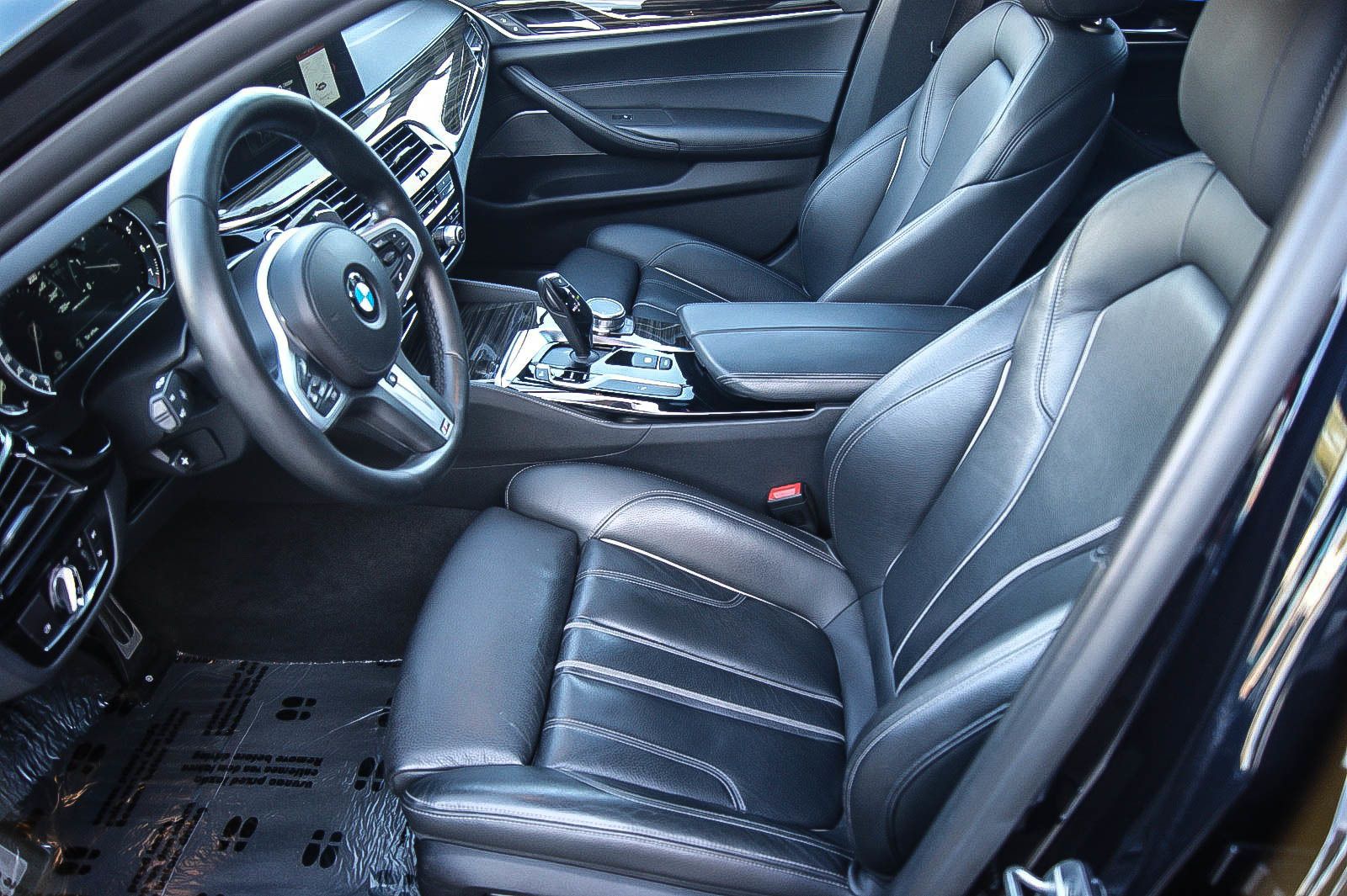 Fahrzeugabbildung BMW M550 xDrive V8 340kW/462PS HEADUP HARMAN&KARDON